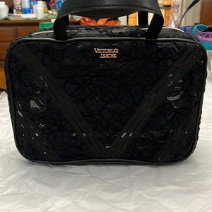 VS Black lace jet setter travel case, hanging hook organizer